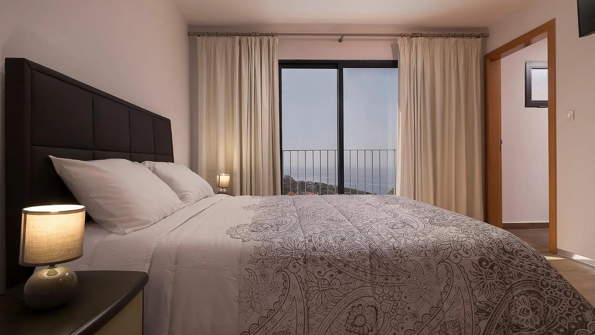 Luxury Calheta Villa Casa Da Rosalina 5 Bedrooms Stunning Sea Views Pool Table Gym  كالهيتا